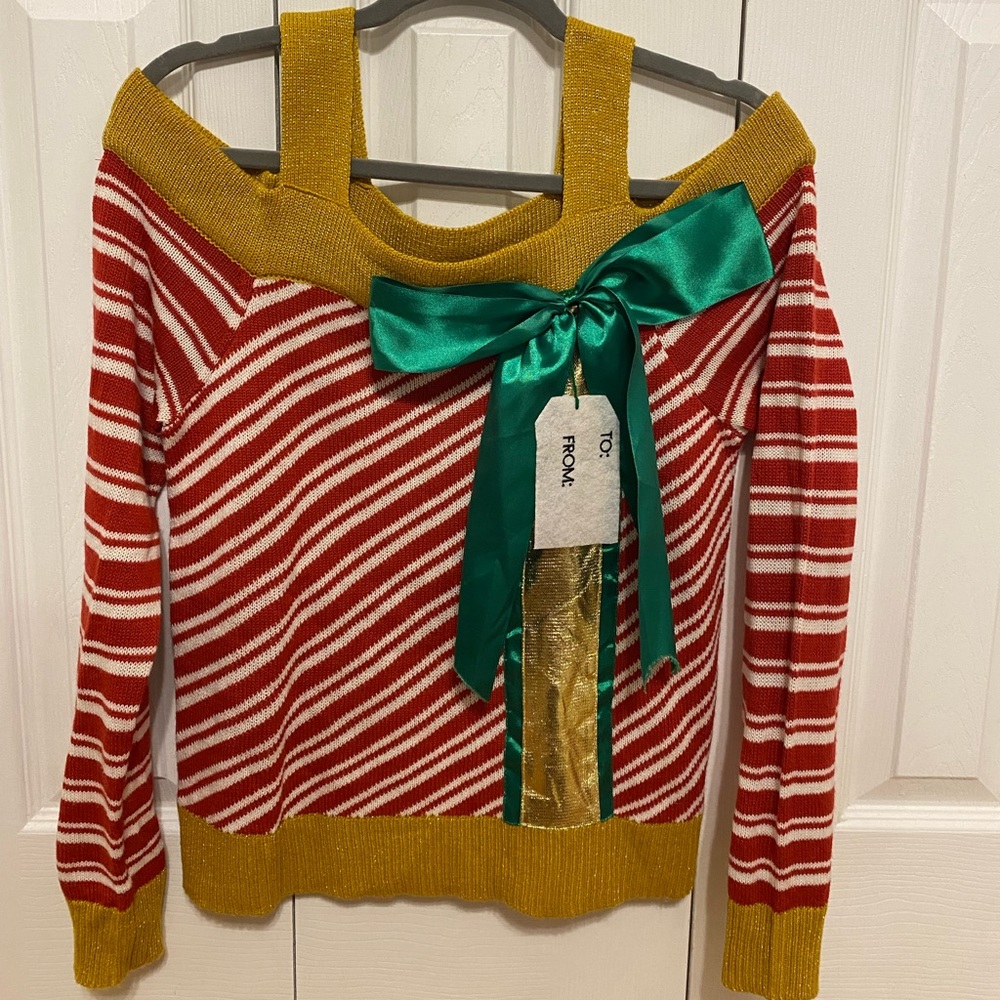 ‘Ugly’ Christmas sweater